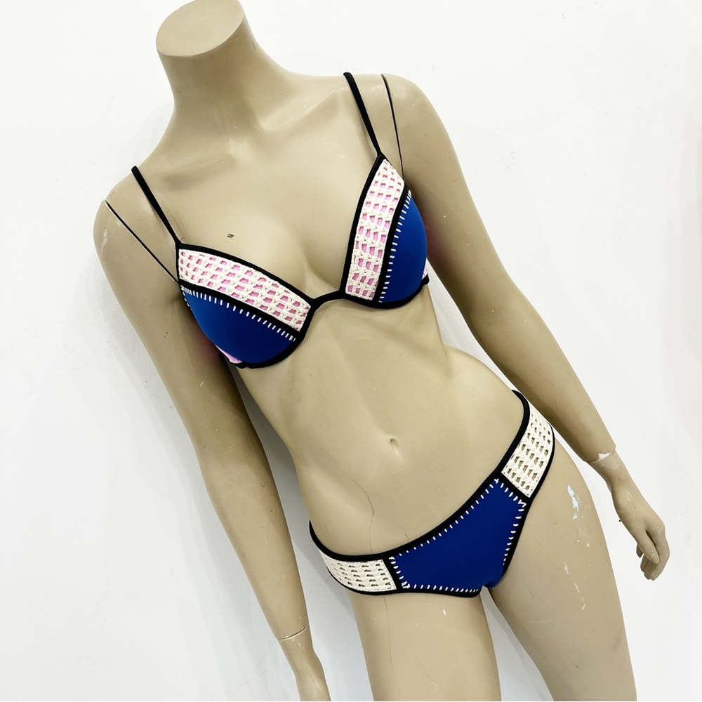VICTORIA’S SECRET crochet trim blue and pink push up bikini. Size S/34C.